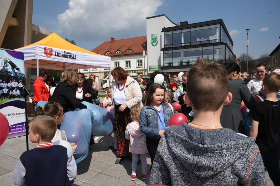 Biało-czerwone niebo nad Limanową - zdjęcie 5