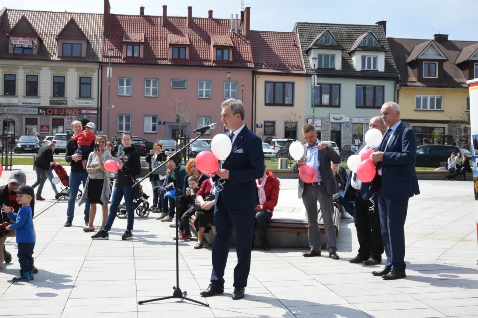 Biało-czerwone niebo nad Limanową - zdjęcie 8