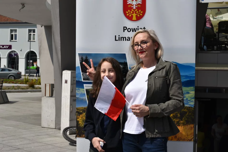 Biało-czerwone niebo nad Limanową - zdjęcie 9