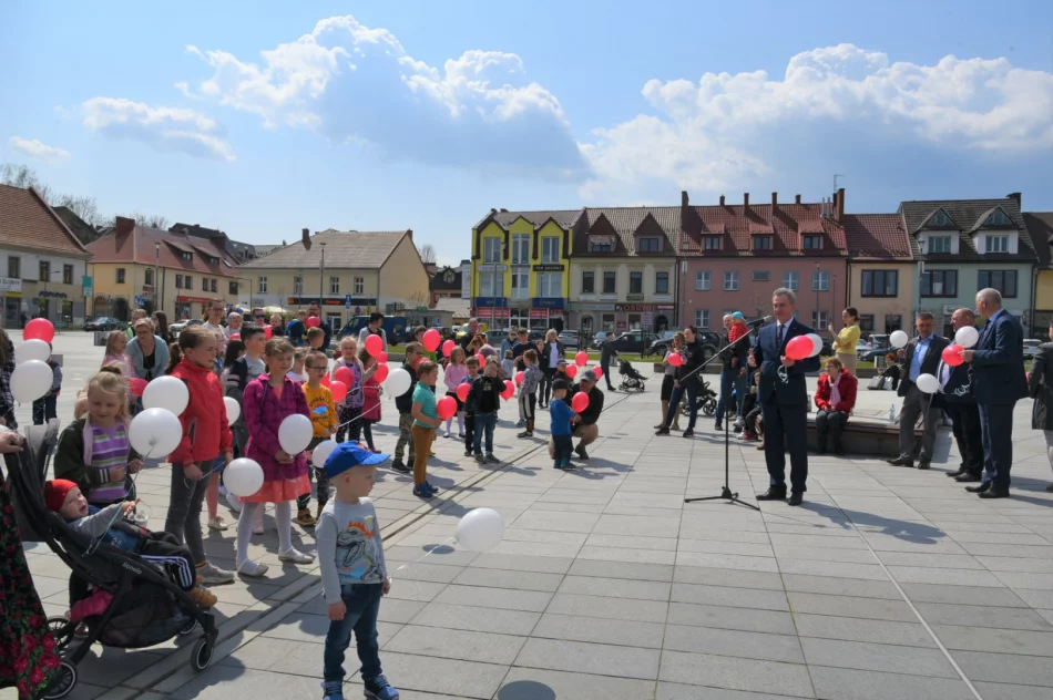 Biało-czerwone niebo nad Limanową - zdjęcie 13
