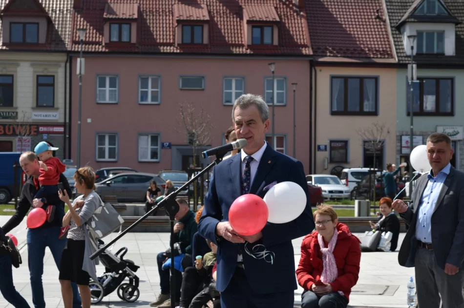 Biało-czerwone niebo nad Limanową - zdjęcie 16