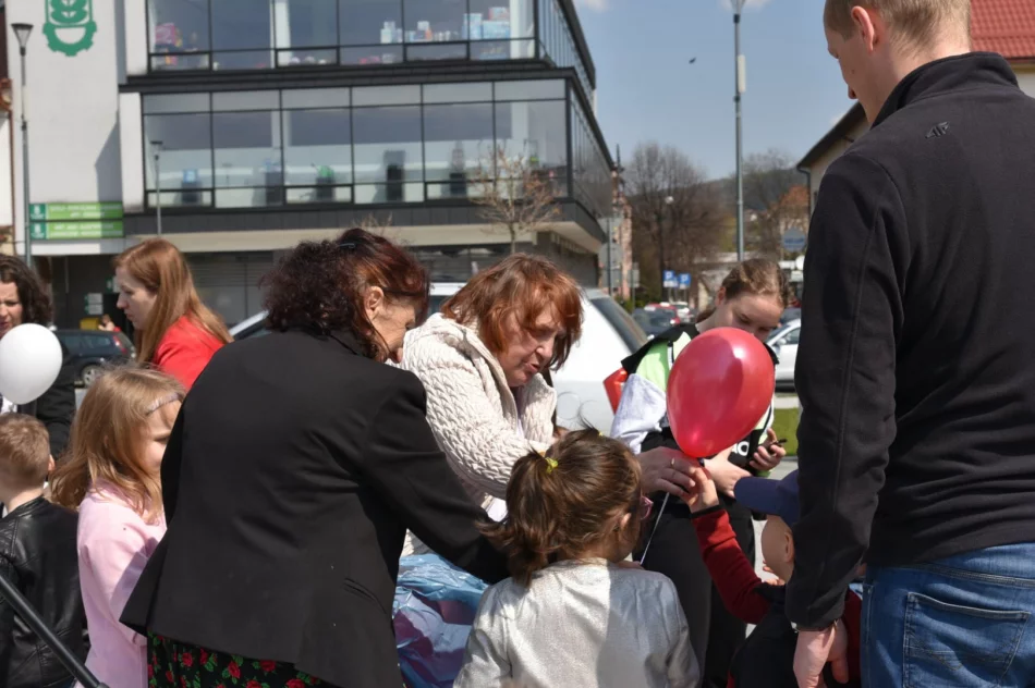 Biało-czerwone niebo nad Limanową - zdjęcie 18