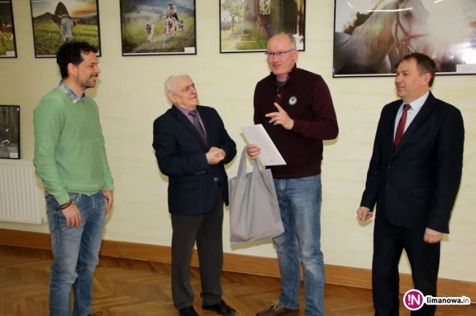 Wręczenie nagród laureatom III Konkursu Fotograficznego - zdjęcie 4