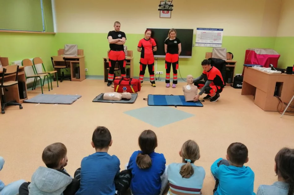 Studenci przeprowadzili szkolenie dla uczniów - zdjęcie 4