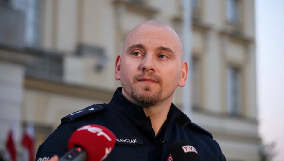 Rannych dwóch policjantów i koń. 20 osób zostało zatrzymanych - zdjęcie 1