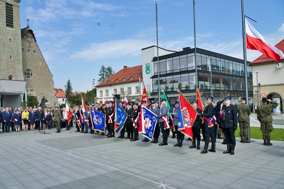 "Możemy zobaczyć co się dzieje, gdy kraj nie jest wystarczająco silny" - zdjęcie 12