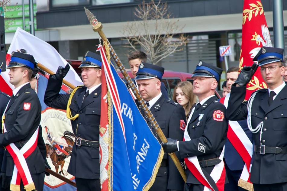 "Możemy zobaczyć co się dzieje, gdy kraj nie jest wystarczająco silny" - zdjęcie 13