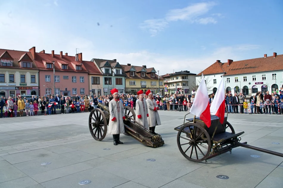 "Możemy zobaczyć co się dzieje, gdy kraj nie jest wystarczająco silny" - zdjęcie 14