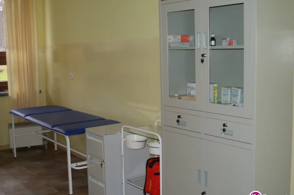 Doposażenie szkół i szkolnych gabinetów zdrowia - zdjęcie 3