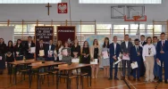 W powiatowych szkołach pożegnano maturzystów - zdjęcie 2