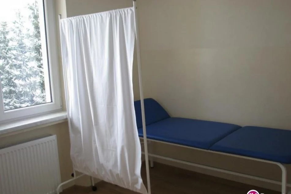 Doposażenie szkół i szkolnych gabinetów zdrowia - zdjęcie 4