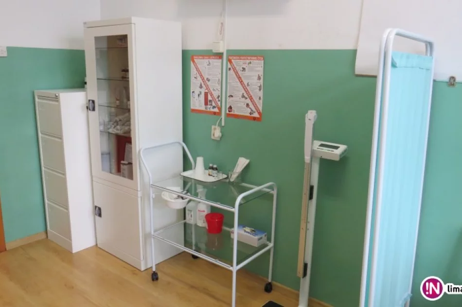 Doposażenie gabinetów profilaktyki zdrowotnej w szkołach - zdjęcie 2