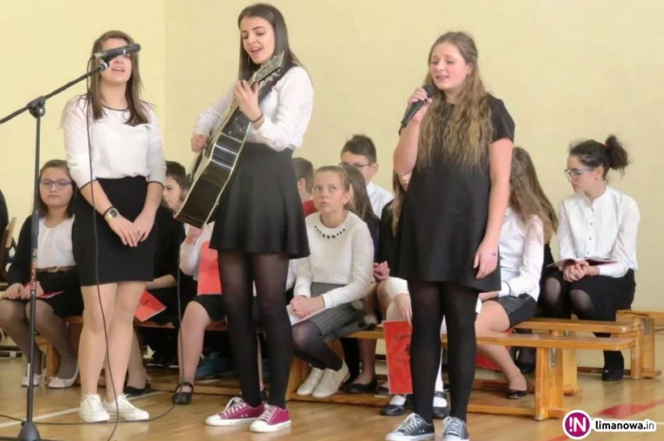 Szkoła Podstawowa nr 1 w Starej Wsi oddała hołd Żołnierzom Wyklętym - zdjęcie 2