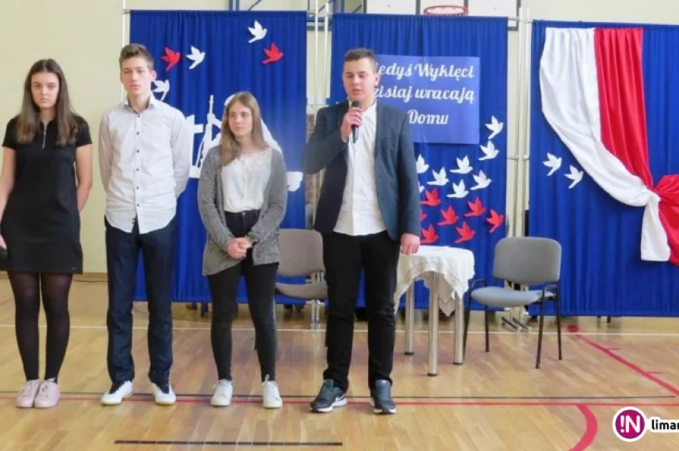 Szkoła Podstawowa nr 1 w Starej Wsi oddała hołd Żołnierzom Wyklętym - zdjęcie 4