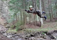 Trwa obóz szkoleniowy klas wojskowych - zdjęcie główne