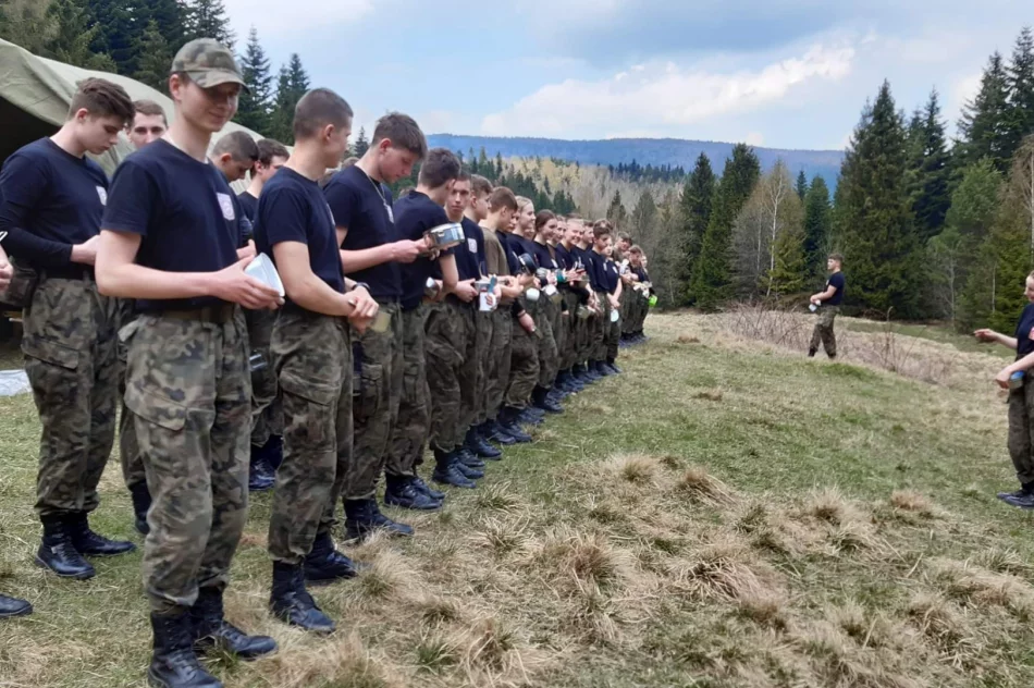 Trwa obóz szkoleniowy klas wojskowych - zdjęcie 3