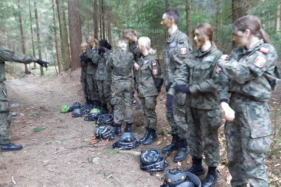 Trwa obóz szkoleniowy klas wojskowych - zdjęcie 5