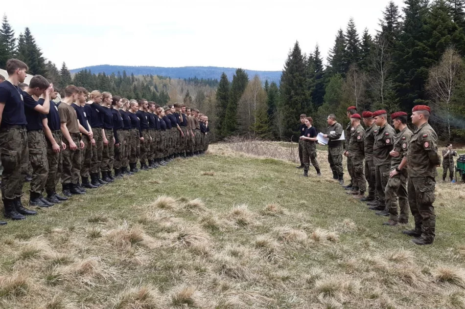 Trwa obóz szkoleniowy klas wojskowych - zdjęcie 7