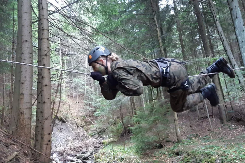 Trwa obóz szkoleniowy klas wojskowych - zdjęcie 8