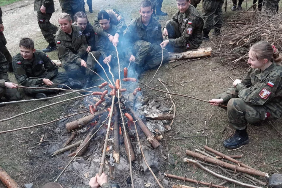 Trwa obóz szkoleniowy klas wojskowych - zdjęcie 13