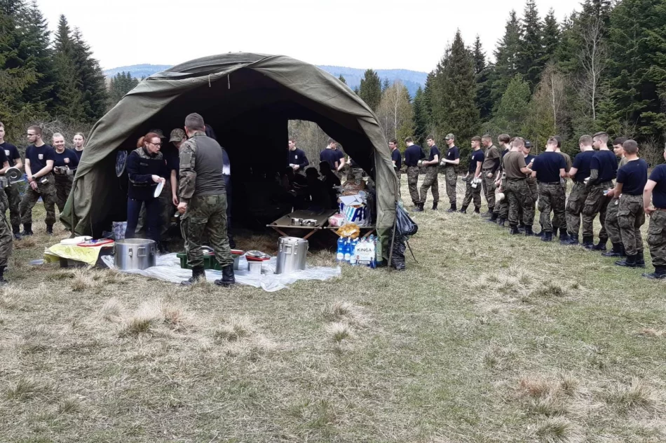 Trwa obóz szkoleniowy klas wojskowych - zdjęcie 17