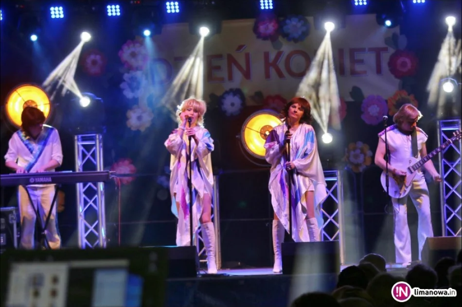 Koncert z okazji Dnia Kobiet - zdjęcie 3