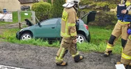 Samochód wypadł z jezdni i uderzył w przepust - zdjęcie 2