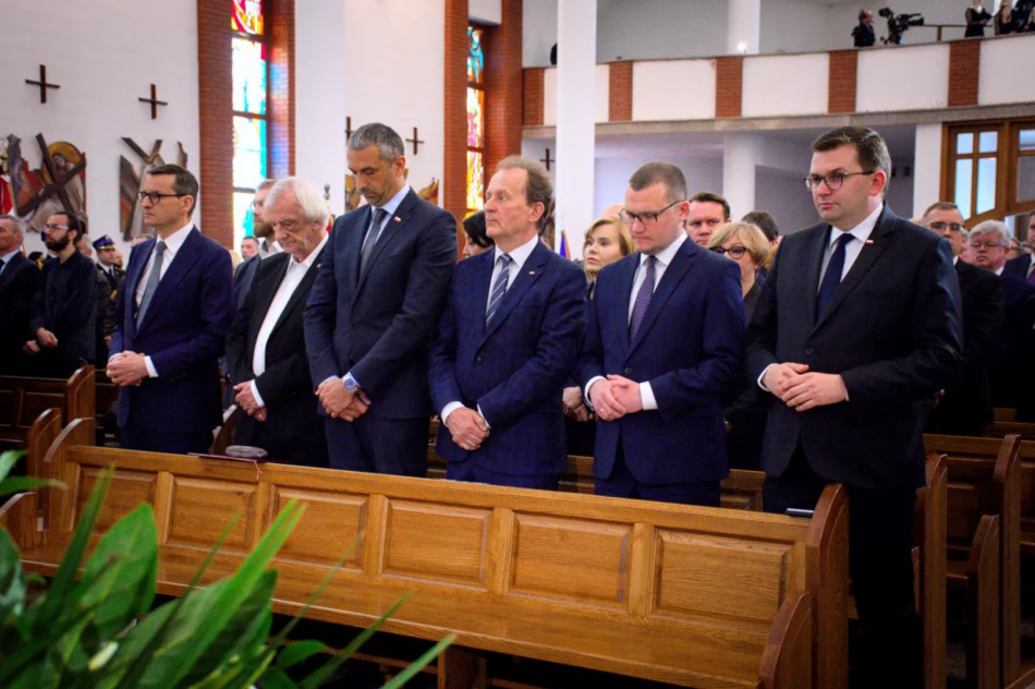 Ostatnie pożegnanie Józefa Leśniaka.  Był wielkim, wspaniałym patriotą oddanym sprawom Polski - mówił premier - zdjęcie 3
