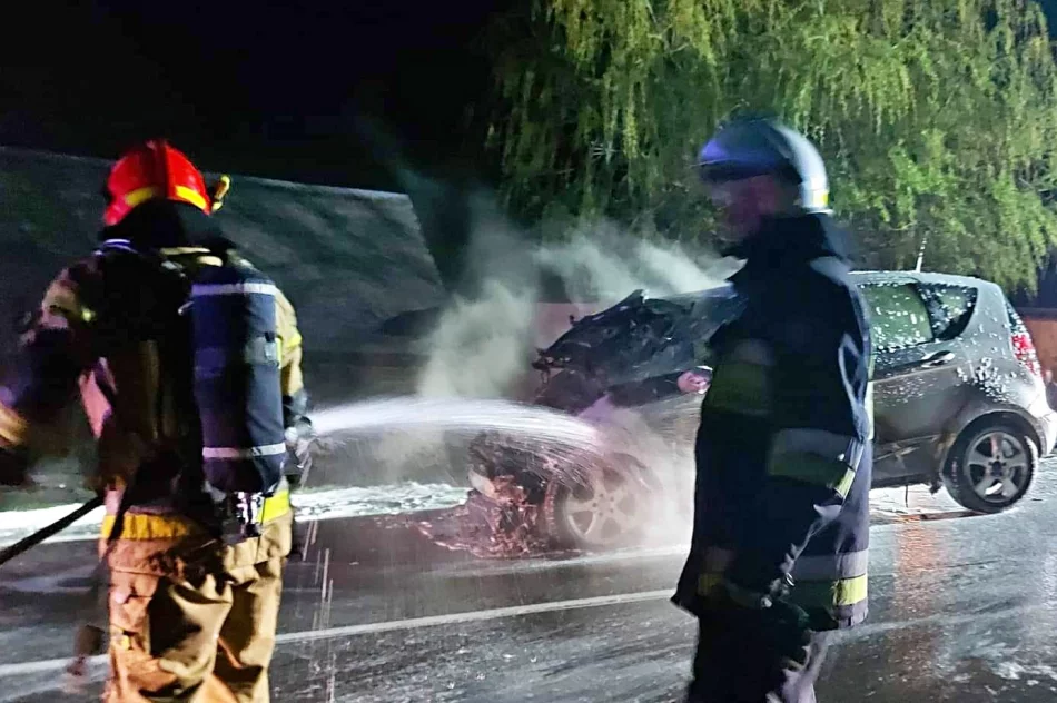 Samochód stanął w płomieniach - zdjęcie 3