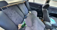 Wrak pełen śmieci - od 2 lat nie mogą usunąć go z parkingu - zdjęcie 5