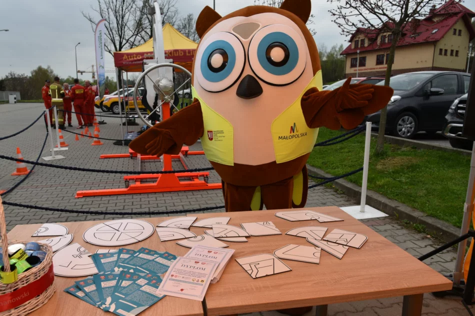 Atrakcje dla dzieci, motywem: bezpieczeństwo na drodze - zdjęcie 2