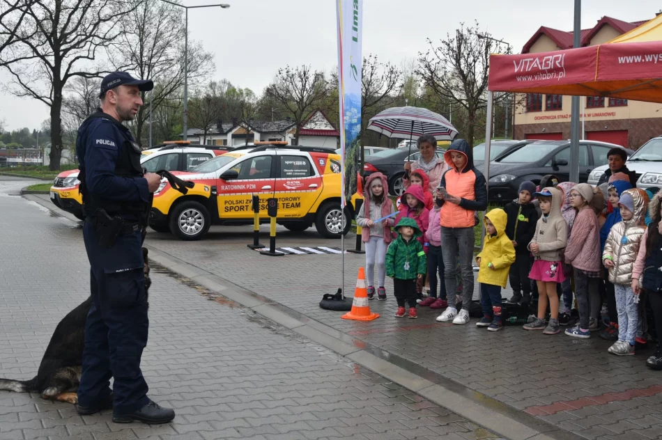 Atrakcje dla dzieci, motywem: bezpieczeństwo na drodze - zdjęcie 3