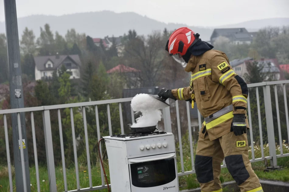 Atrakcje dla dzieci, motywem: bezpieczeństwo na drodze - zdjęcie 4