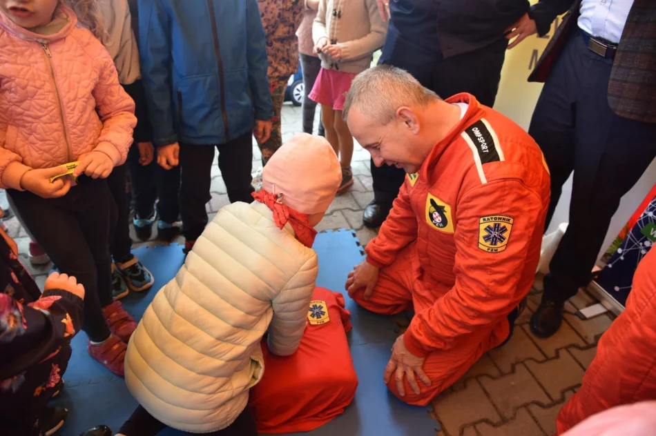 Atrakcje dla dzieci, motywem: bezpieczeństwo na drodze - zdjęcie 5