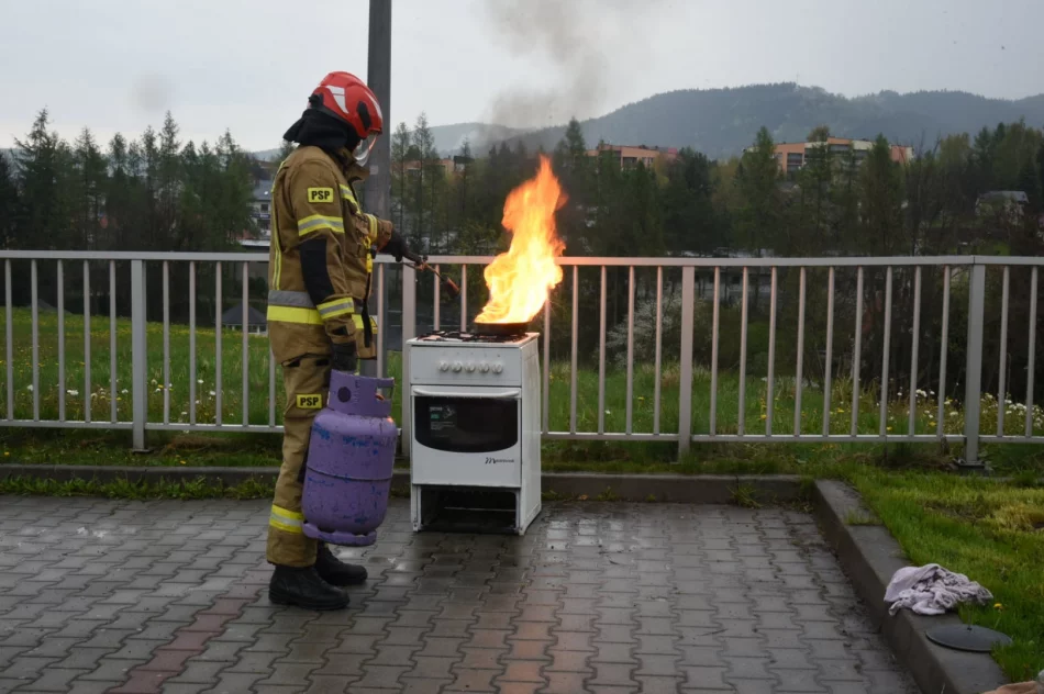Atrakcje dla dzieci, motywem: bezpieczeństwo na drodze - zdjęcie 6