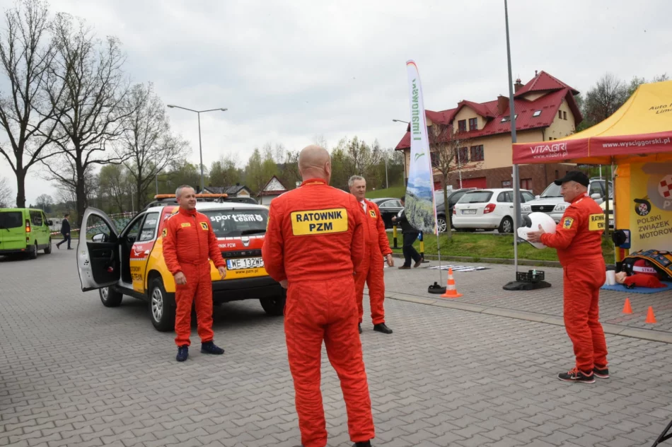 Atrakcje dla dzieci, motywem: bezpieczeństwo na drodze - zdjęcie 11