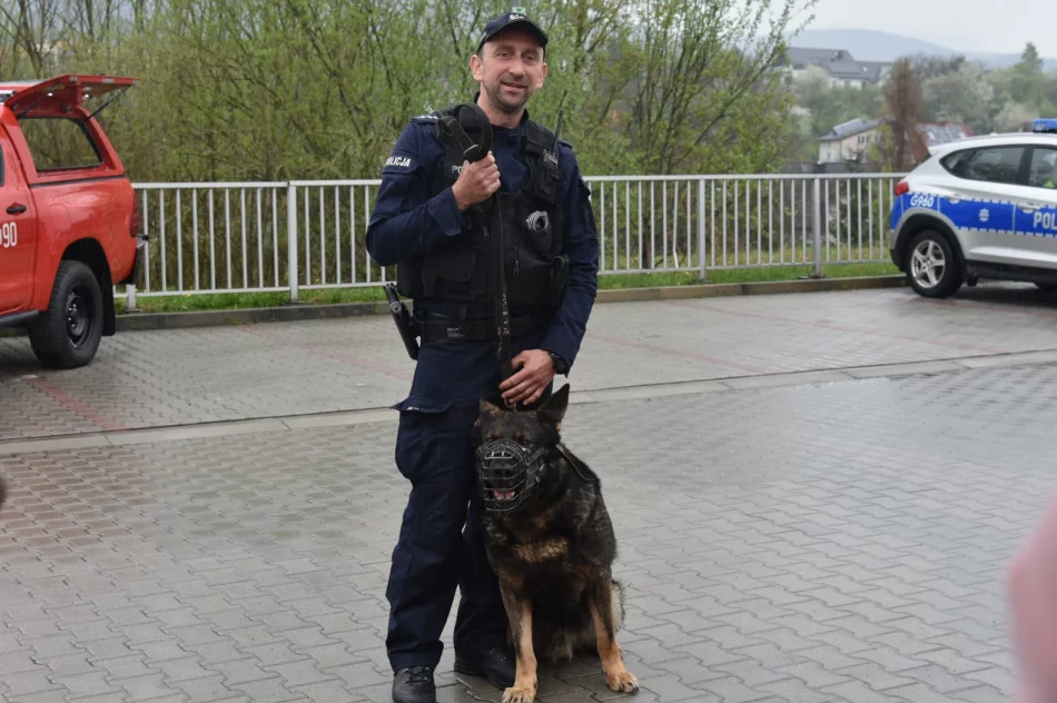 Atrakcje dla dzieci, motywem: bezpieczeństwo na drodze - zdjęcie 13