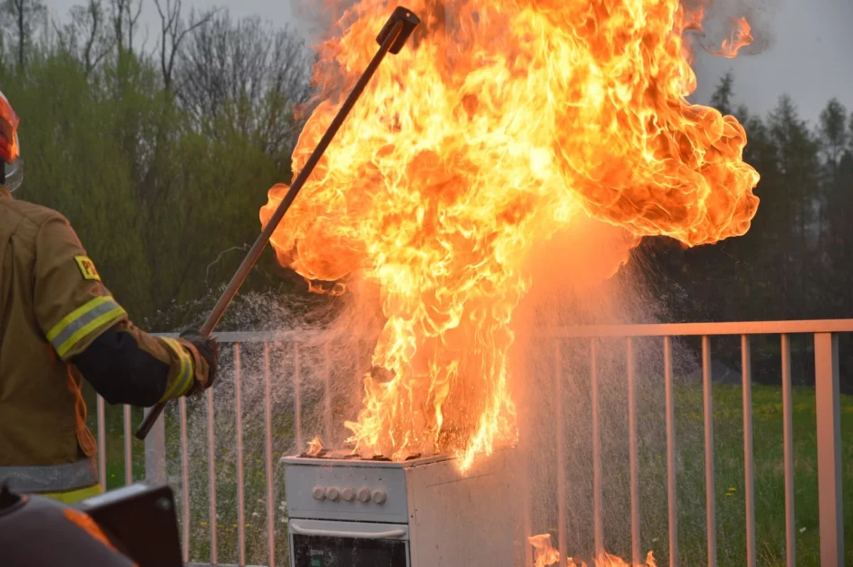 Atrakcje dla dzieci, motywem: bezpieczeństwo na drodze - zdjęcie 14