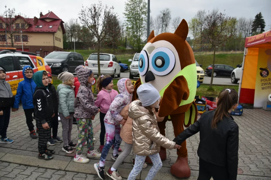 Atrakcje dla dzieci, motywem: bezpieczeństwo na drodze - zdjęcie 18
