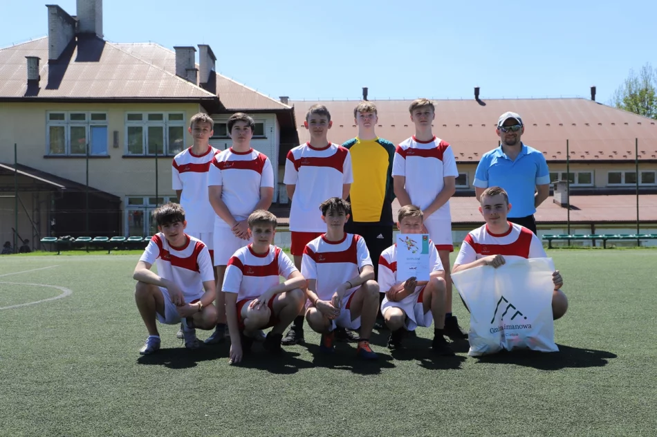 Chłopcy z Pasierbca Mistrzami Gminy Limanowa w Piłce Nożnej Młodzieży - zdjęcie 17