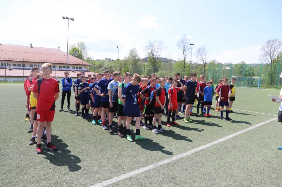 Chłopcy z Młynnego Mistrzami Gminy Limanowa w Piłce Nożnej Dzieci - zdjęcie 2