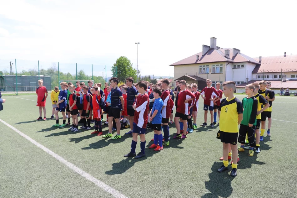 Chłopcy z Młynnego Mistrzami Gminy Limanowa w Piłce Nożnej Dzieci - zdjęcie 10