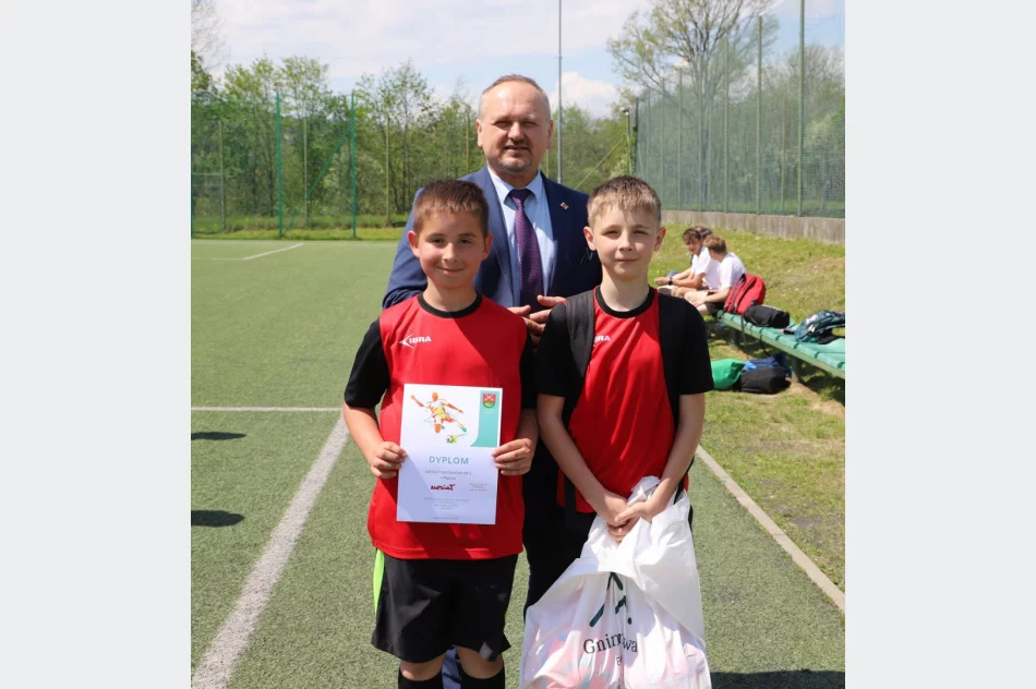 Chłopcy z Młynnego Mistrzami Gminy Limanowa w Piłce Nożnej Dzieci - zdjęcie 14