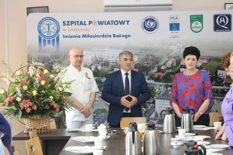 Kwiaty i życzenia dla pielęgniarek i położnych - zdjęcie 3