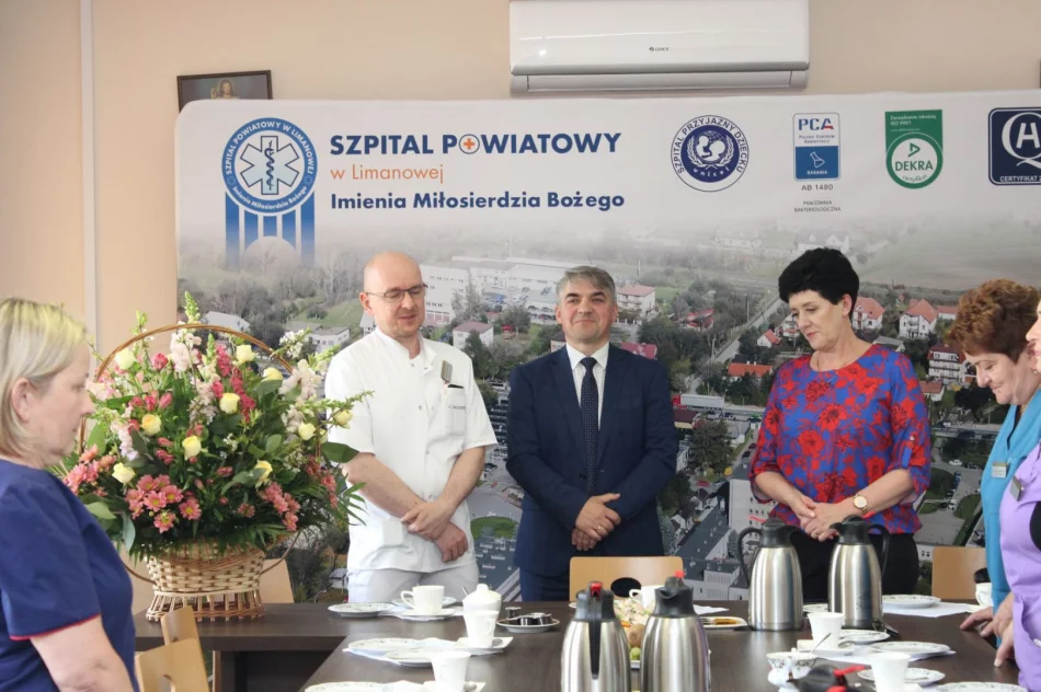 Kwiaty i życzenia dla pielęgniarek i położnych - zdjęcie 4