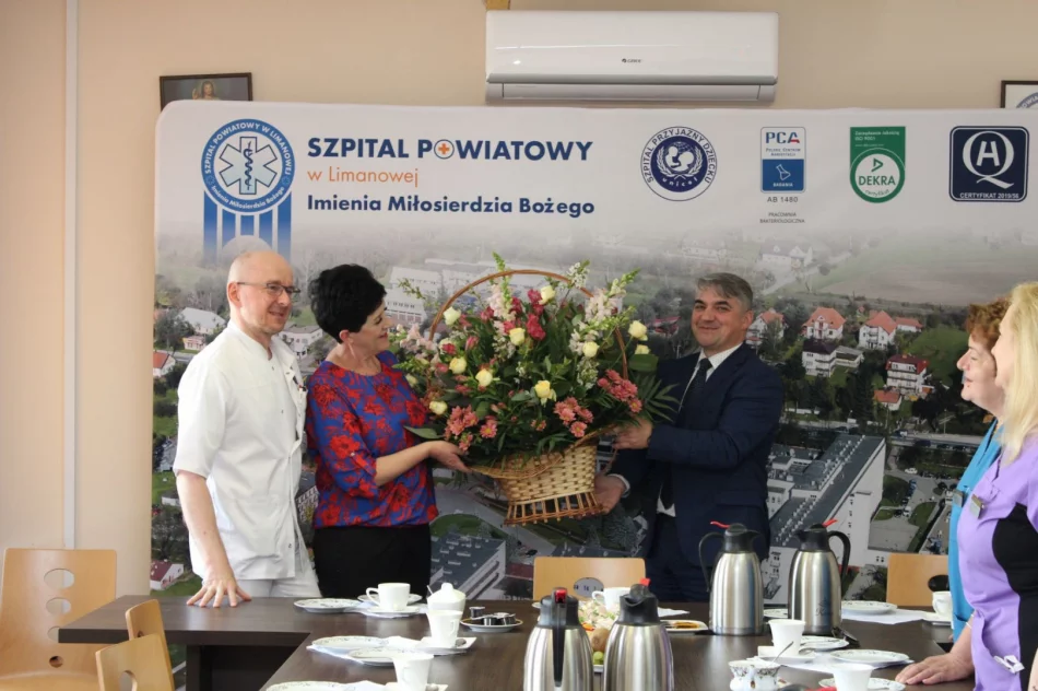 Kwiaty i życzenia dla pielęgniarek i położnych - zdjęcie 6