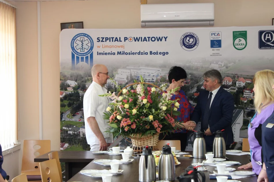 Kwiaty i życzenia dla pielęgniarek i położnych - zdjęcie 7