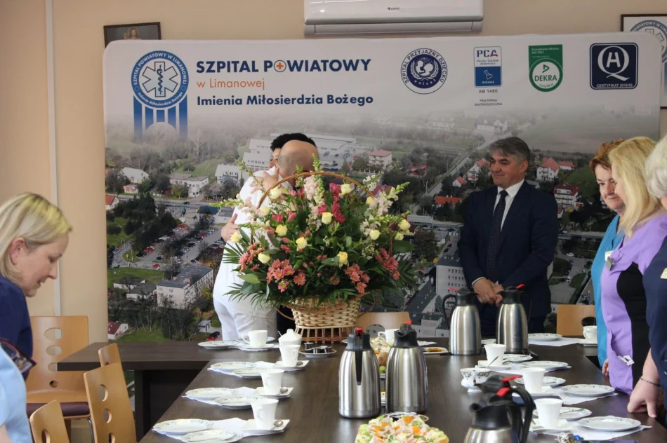 Kwiaty i życzenia dla pielęgniarek i położnych - zdjęcie 8