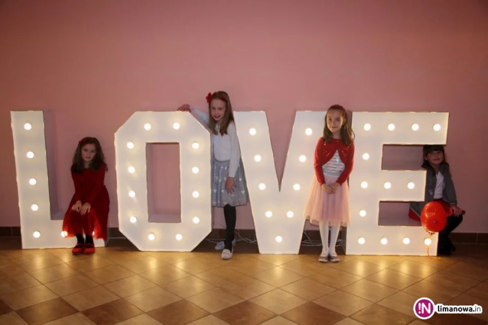 Walentynkowa dyskoteka w świetlicy w Pasierbcu - zdjęcie 4