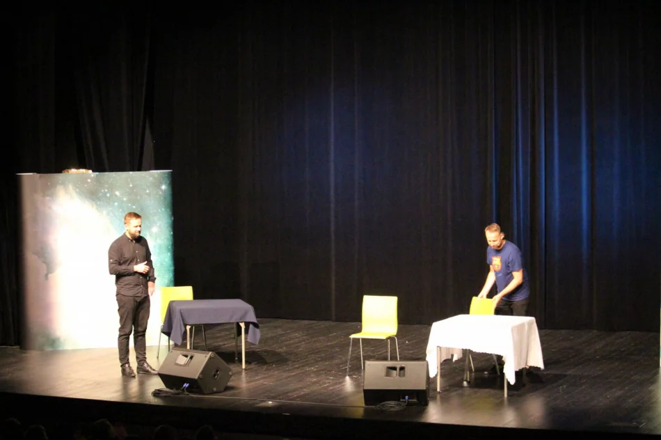 Popularni kabareciarze zabrali limanowian na "polską misję kosmiczną" - zdjęcie 14